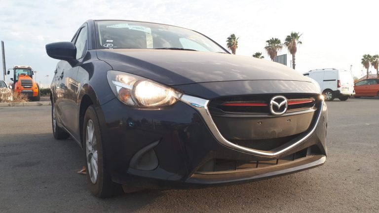Mazda demio 2017
